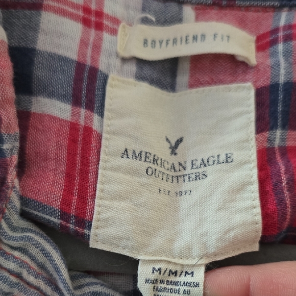 American Eagle Outfitters Button Down Shirt in Classic Plaid - Picture 2 of 4